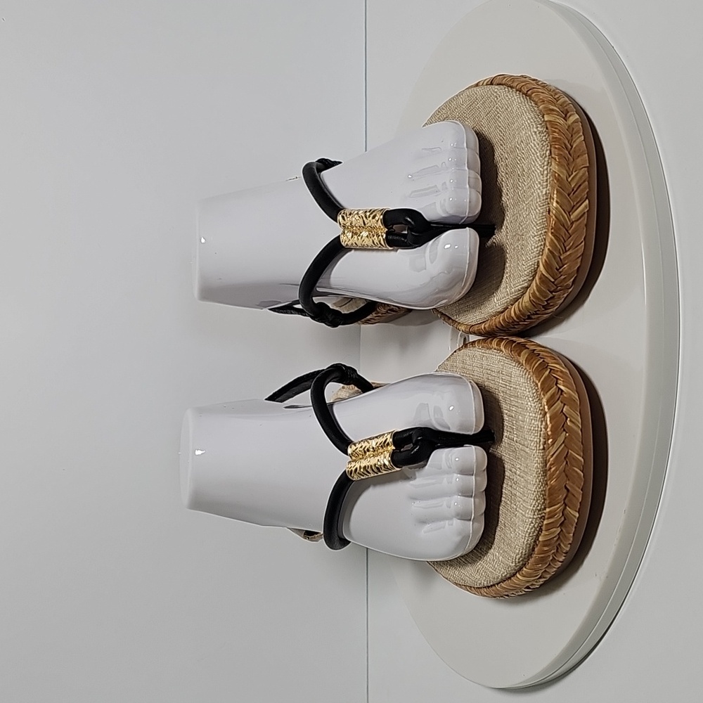 Dolce Vita Black and Tan Sandals - Picture 4 of 15